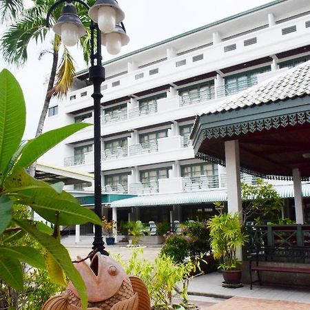 Puangpen Villa Hotel HHQ Exterior foto