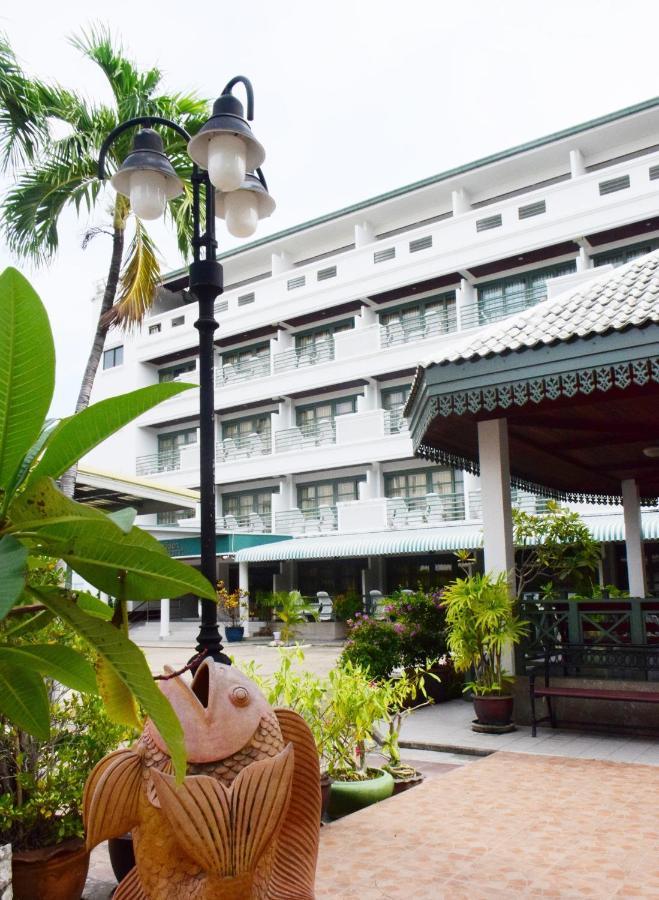 Puangpen Villa Hotel HHQ Exterior foto